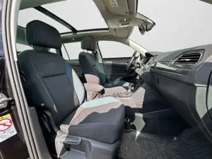 Volkswagen Tiguan IQ.DRIVE 2.0 TSI 4MOTION PANO NAVI LED Bild 4