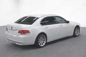 BMW 750 Bild 3