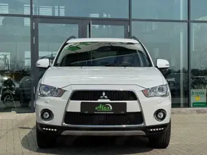 Mitsubishi Outlander Bild 2