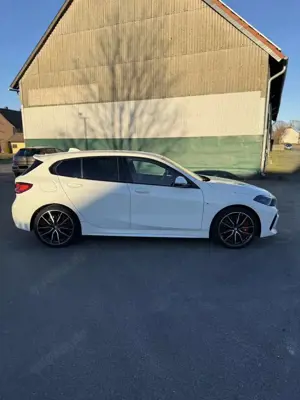 BMW 118 BMW 118i M-Sport HK Soundsystem Adaptive LED Bild 4