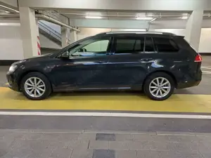 Volkswagen Golf VII Variant Lounge Bi.Xenon*Kamera*Navi*PDC