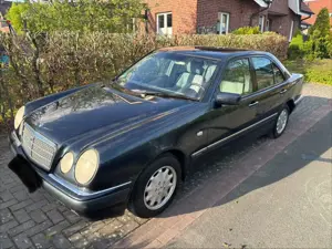 Mercedes-Benz E 200 E 200Elegance