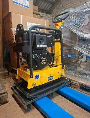 BAMATO DIESEL Rüttelplatten des Typen R-175RVD.