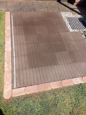 WPC Terrrassenklickfliese, braun, 40 St., 30 x 30, ca. 3,5 qm