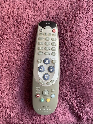 Universal Fernbedienung Philips SBC RU 621 für TV, SAT, VCR