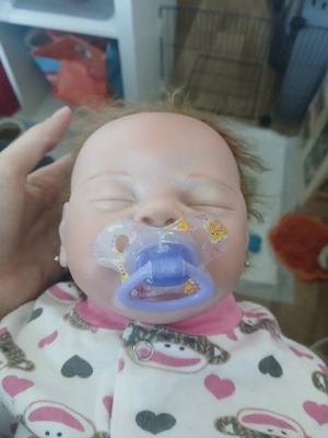 Eine babypuppe