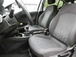 Opel Corsa 1.4 120 Jahre Sitzheizung Tempomat PDC Bild 3