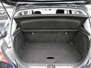 Opel Corsa 1.4 120 Jahre Sitzheizung Tempomat PDC Bild 5