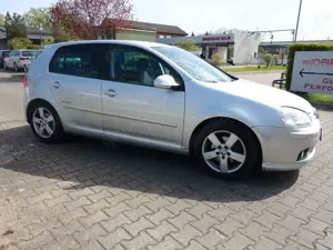 Volkswagen Golf V 1,4 United Klima SHZ AHK PDC Bild 3
