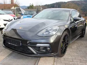 Porsche Panamera Turbo S E-Hybrid Service und Approved neu