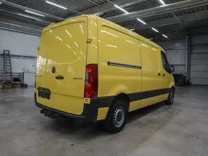 Mercedes-Benz Sprinter 215 CDI KA L2H1 MBUX Standhzg Navi AHK Bild 3