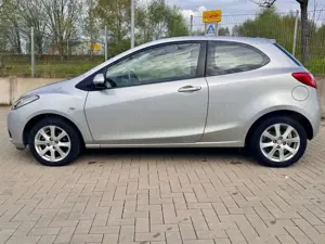 Mazda 2 Lim. 1.3 Independence Sport+TÜV/AU NEU+1. HAND Bild 3