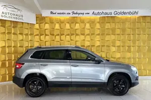 Skoda Karoq *ACC*AUTOMATIK*NAVI*PANO*AHK* Bild 4