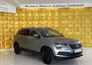 Skoda Karoq *ACC*AUTOMATIK*NAVI*PANO*AHK* Bild 3