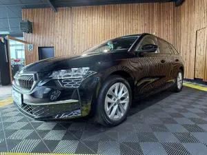 Skoda Octavia Combi Selec. 2,0 TDI DSG *Navi*LED*Keyl.