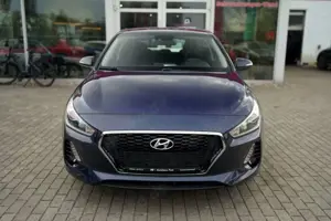 Hyundai i30 Trend SitzLenkradheizung Tempomat Einparkhi Bild 2