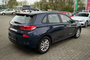 Hyundai i30 Trend SitzLenkradheizung Tempomat Einparkhi Bild 4