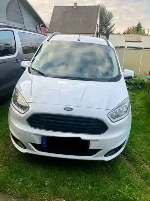 Ford Tourneo Courier Titanium