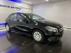 Mercedes-Benz A 180 BlueEfficiency CAMERA SZHZG ABSTANDSWARNER Bild 5