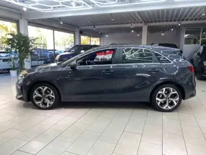 Kia Ceed / cee'd Ceed 1.6 CRDi Mild Hybrid Autom. Navi RueFaKa LedL Bild 4