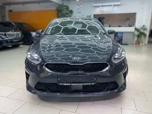 Kia Ceed / cee'd Ceed 1.6 CRDi Mild Hybrid Autom. Navi RueFaKa LedL Bild 2