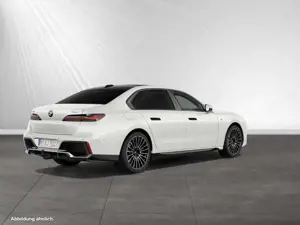 BMW 740 d xDrive M Sport|AHK|SkyLounge|DAPAProf. Bild 2