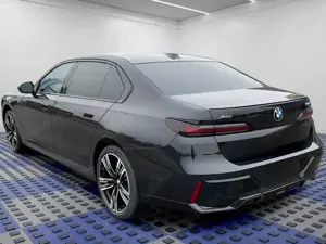 BMW 740 d xDrive BW ExcecutivS TV BRAUNMASSAGEVOLL Bild 5