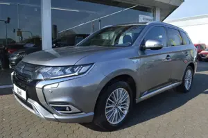 Mitsubishi Outlander Top