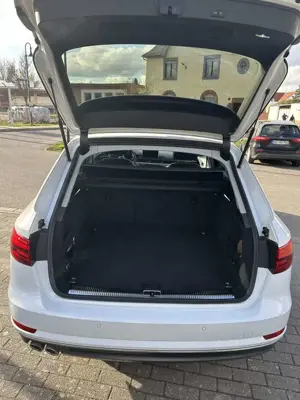 Audi A4 Avant 2.0 TDI S tronic design Bild 4