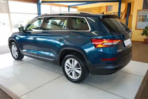 Skoda Kodiaq Style 4x4 AUTOMATIK / XENON / NAVI / PDC Bild 3