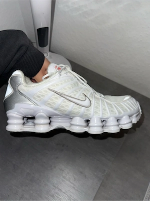 Nike Shox Weiß Grau