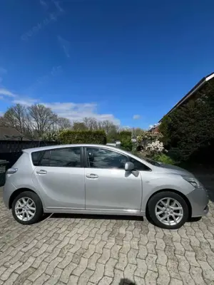 Toyota Verso 2.0 D-4D Bild 3