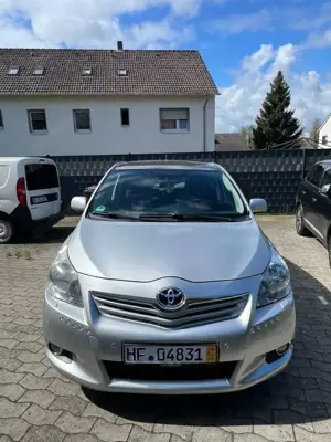 Toyota Verso 2.0 D-4D Bild 2