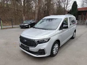 Ford Grand Tourneo Titanium
