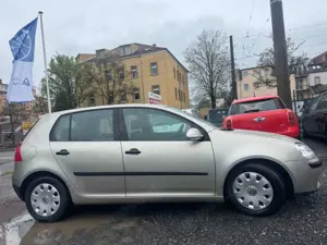 Volkswagen Golf V Lim. Trendline Bild 4