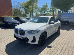 BMW X4 30d M-Sport*Laser*Panorama*Keyless*HuD* 360°