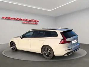 Volvo V60 Recharge T6 AWD R-Design+Xenium+HarmanK Bild 2