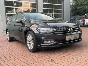 Volkswagen Passat Variant 1.Hand Leder LED Navi Service neu