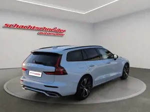 Volvo V60 Recharge T6 AWD R-Design+Xenium+HarmanK Bild 3