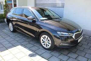 Skoda Octavia Combi 2.0 TDI DSG Style Navigation Rückfakam HUD A