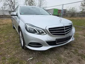 Mercedes-Benz E 220 E T-Modell E 220 BlueTec