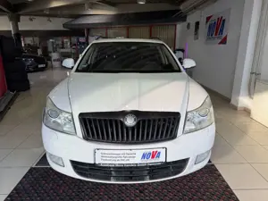 Skoda Octavia 1.8 TSI DSG Combi*LEDER*XENON*AHK*NAVI!