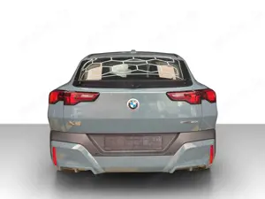 BMW X2 sDrive20i Parl/DrivAs Pano SHZ Bild 5