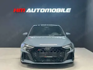 Audi RS3 SPORTBACK/BUCKET SEATS/PANO/360°/ROTE NÄHTE Bild 3
