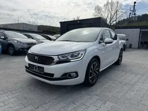 DS Automobiles DS 4 Basis 1.6 Blue-HDI 88 kW / Navi / Kamera/LED