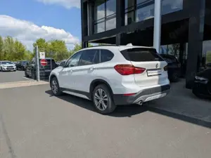 BMW X1 sDrive 18i Sport Line Navi.Parkassistant. Bild 4