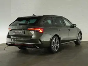 Skoda Octavia COMBI RS TSI DSG+SONDERLACKIERUNG+AHK+NAVI+SITZ-/L Bild 3