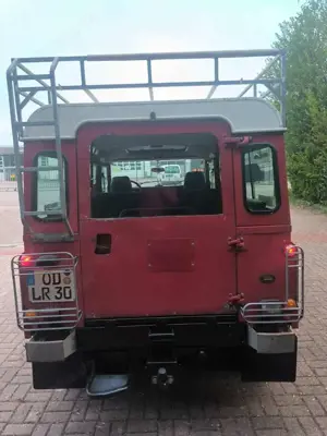 Land Rover Defender Typ 110 County Bild 4