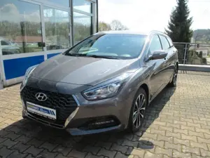 Hyundai i40 cw blue Space+1.Hand+AHK+Navi