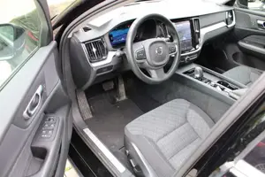 Volvo V60 B4 Core  LED Navigation ACC Klimaautomatik Rückfak Bild 5
